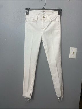 Frame De Jeanne Denim White Skinny Jeans with Raw Fray Ankle Hem Size 27